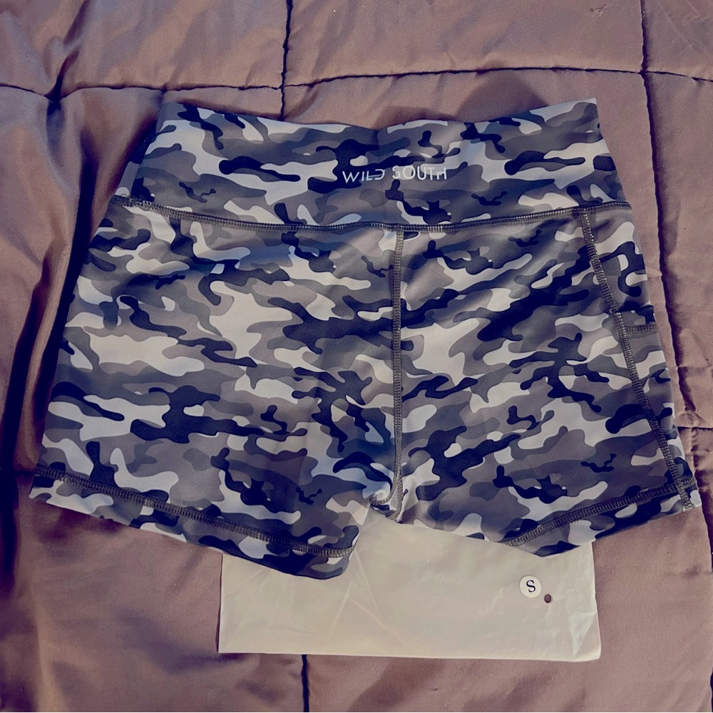 Wild South Boot Shorts 3in, mid waist